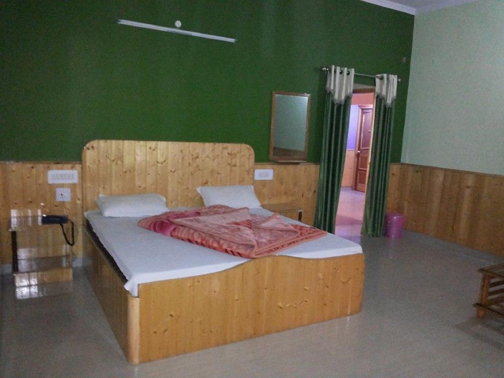 Himgiri Resort Nagchala Room photo